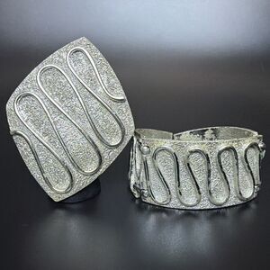 Sarah Coventry Textured Silver Tone Panel Link Bracelet & Pendant Brooch Set